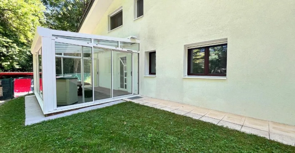 Pregny-Chambésy - 3 pièces meublé de 55 m² avec véranda et jardin - Calme absolu