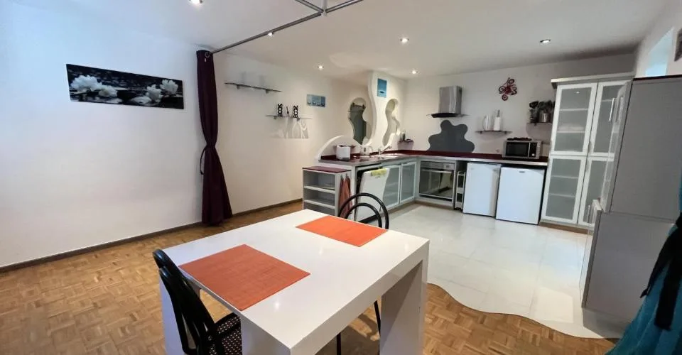 Pregny-Chambésy - 3 pièces meublé de 55 m² avec véranda et jardin - Calme absolu
