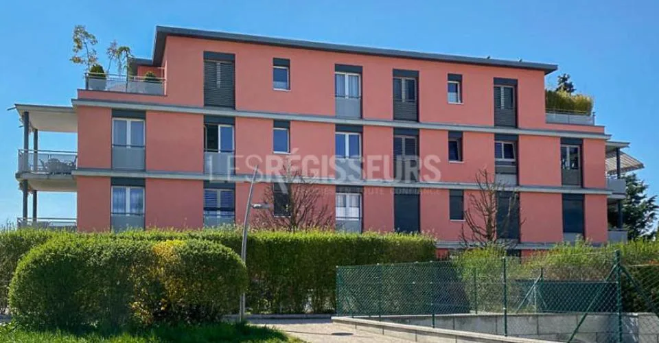 Spacieux appartement de 5 pièces à Perly avec 2 places de parking intérieures