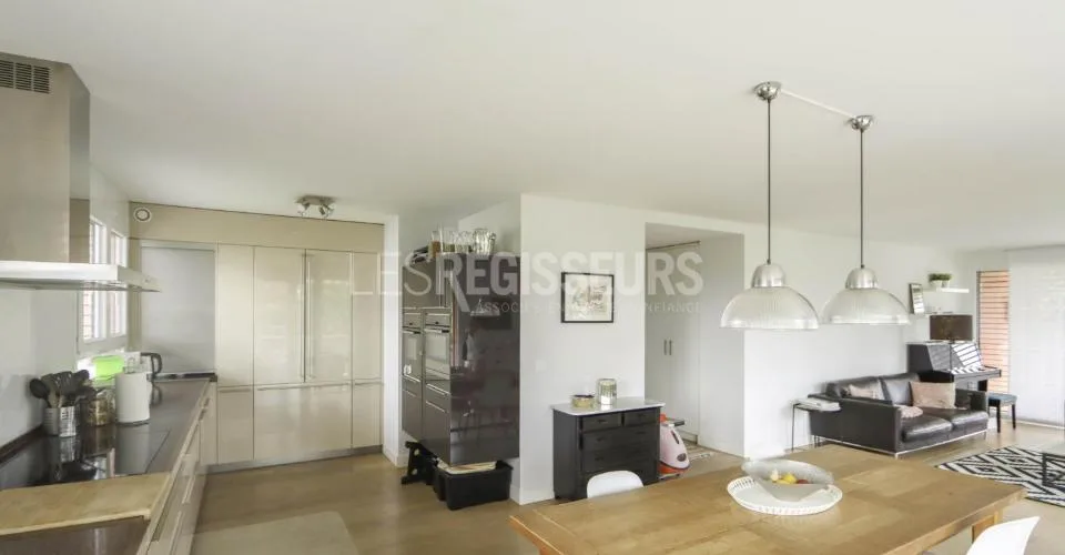 Spacieux appartement de 5 pièces à Perly avec 2 places de parking intérieures