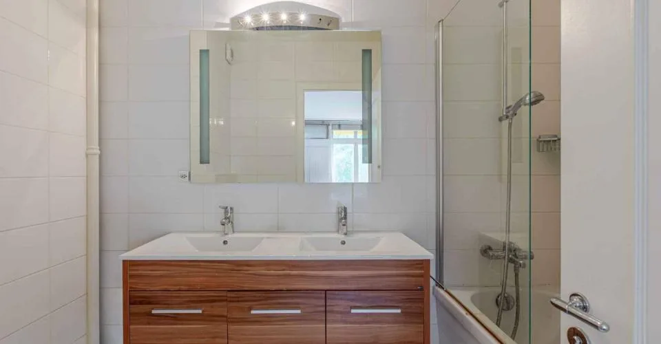 APPARTEMENT LUMINEUX DE 4 PIÈCES