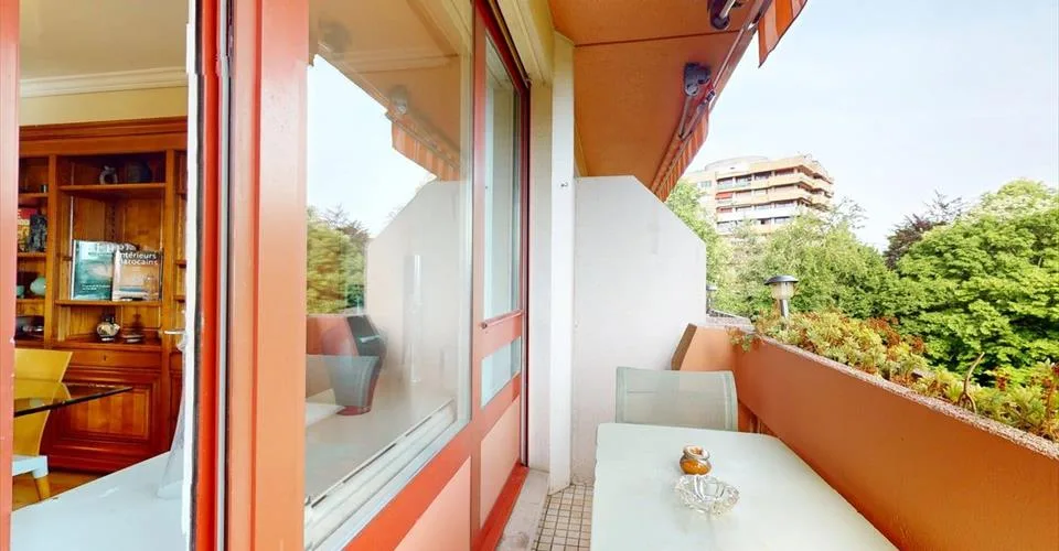 Superbe appartement 4 chambres avec 3 balcons – Route de Frontenex 114, Genève !