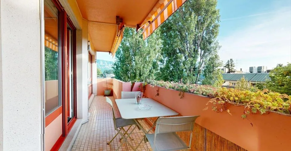 Superbe appartement 4 chambres avec 3 balcons – Route de Frontenex 114, Genève !