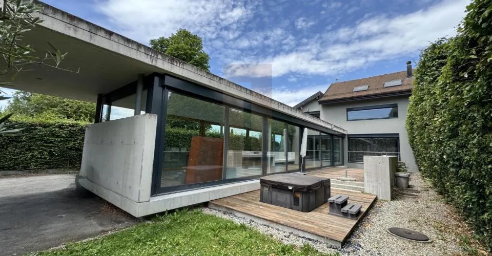 Belle villa contemporaine au coeur de la campagne genevoise