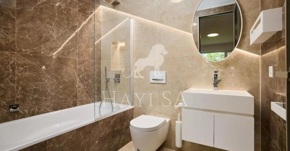 Luxueux appartement de 125m2 avec balcon et vue dominante