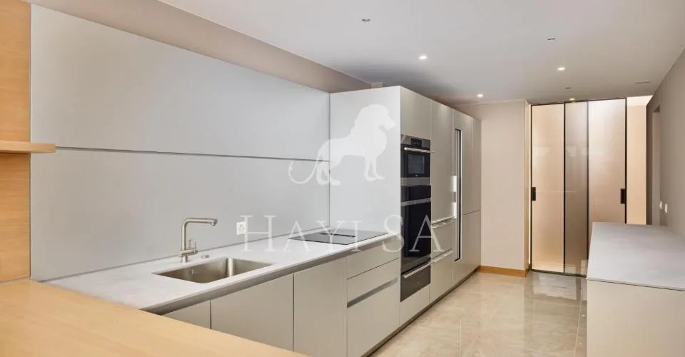Luxueux appartement de 125m2 avec balcon et vue dominante