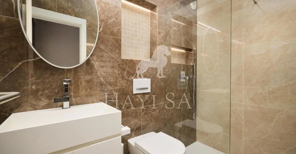 Luxueux appartement de 125m2 avec balcon et vue dominante