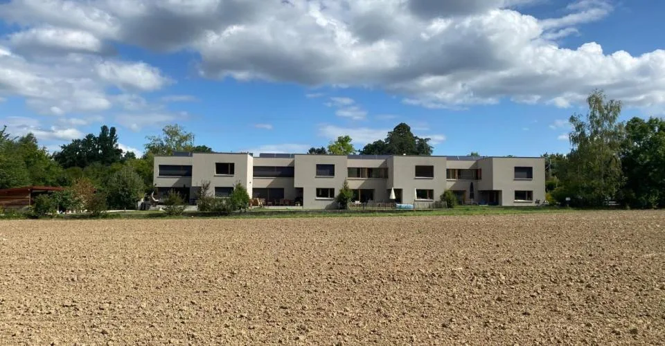 Superbe Villa contemporaine 6 pièces à Troinex, proche de toute commodités et transports en commun