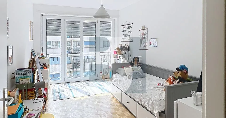 6 pièces au 4ème étage quartier eaux-vives