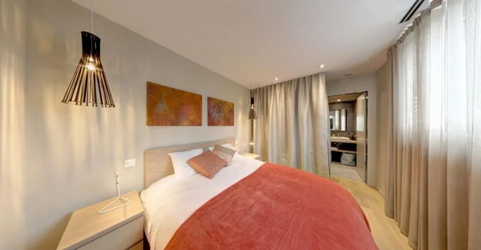 RÉSIDENCE MEUBLÉE "PETITE COUR" STUDIOS AVEC SERVICES HÔTELIER – Foto 5 von 7