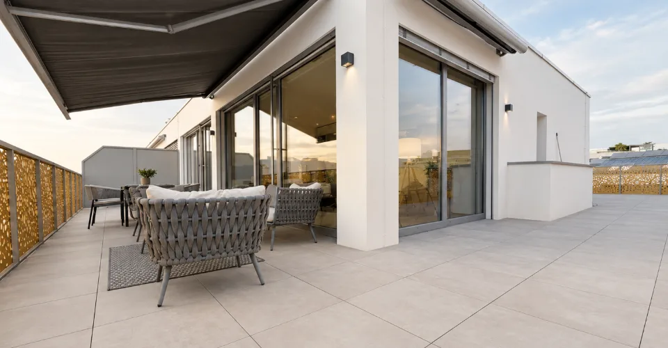 Superbe appartement meublé en attique de 4,5 pièces avec vue