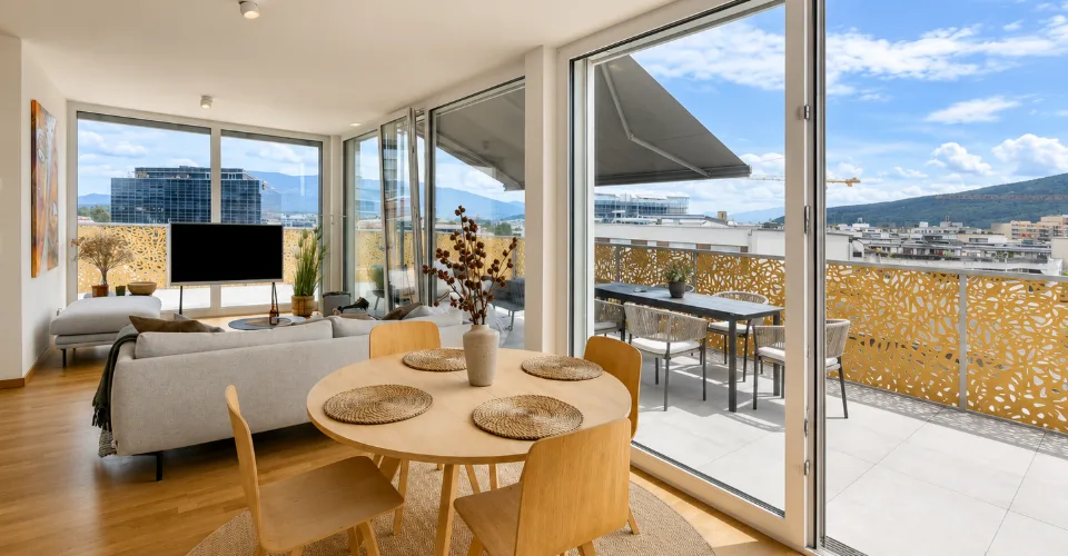 Superbe appartement meublé en attique de 4,5 pièces avec vue