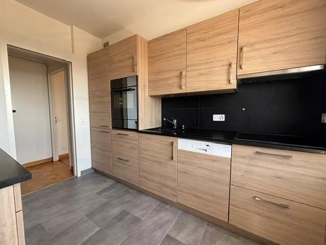 LE GRAND-SACONNEX - Appartement de 6 pièces en attique
