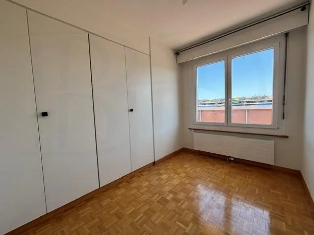 LE GRAND-SACONNEX - Appartement de 6 pièces en attique