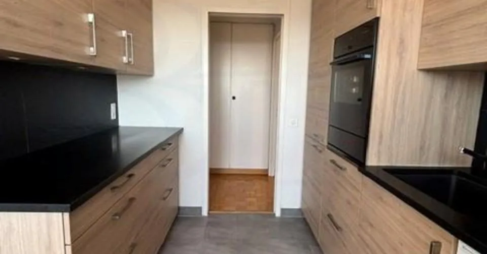 LE GRAND-SACONNEX - Appartement de 6 pièces en attique