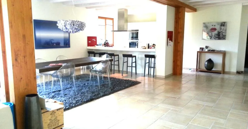 Magnifique appartement traversant de 6 pièces à Cartigny.