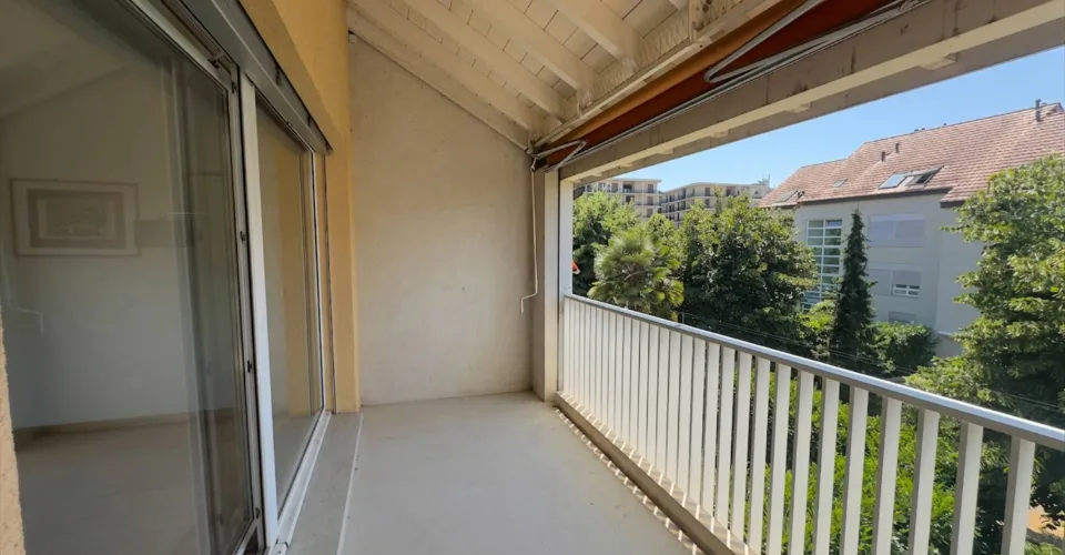 Vaste appartement de 7 pièces à Bernex