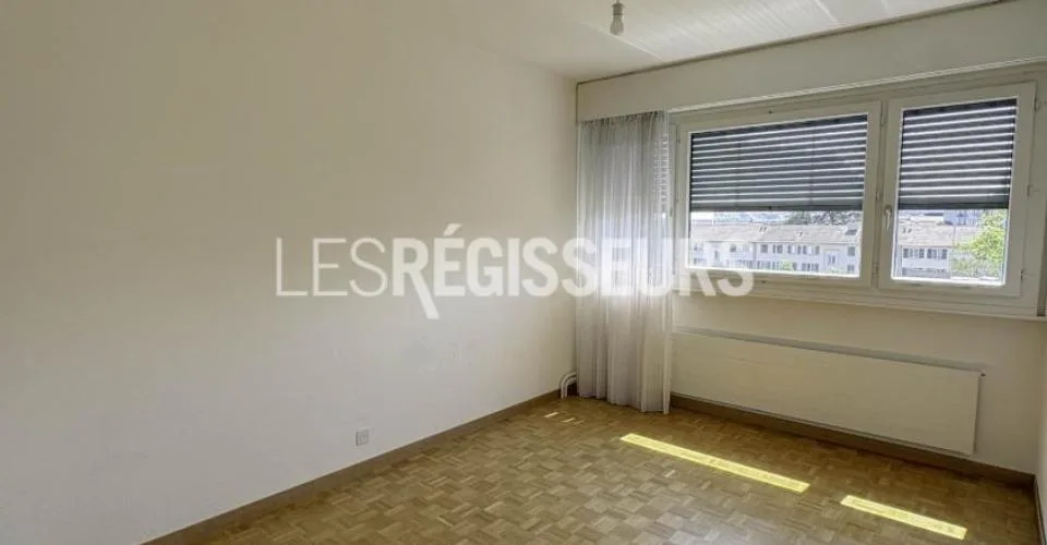 Appartement en attique de 4 pièces disponible à Thônex