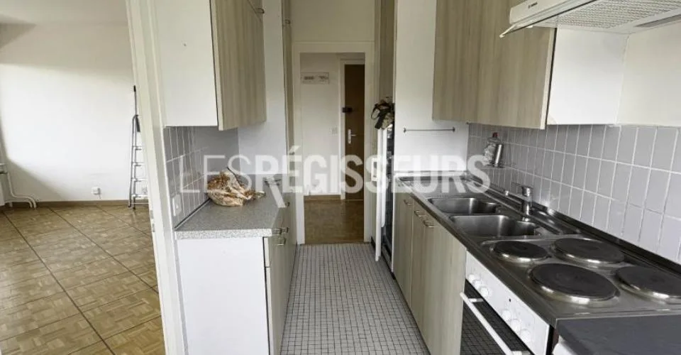 Appartement en attique de 4 pièces disponible à Thônex