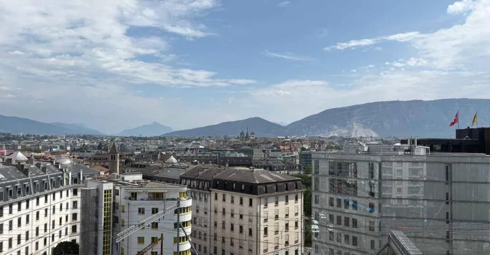 Bel appartement de 5 pièces au dernier étage d'un charmant immeuble