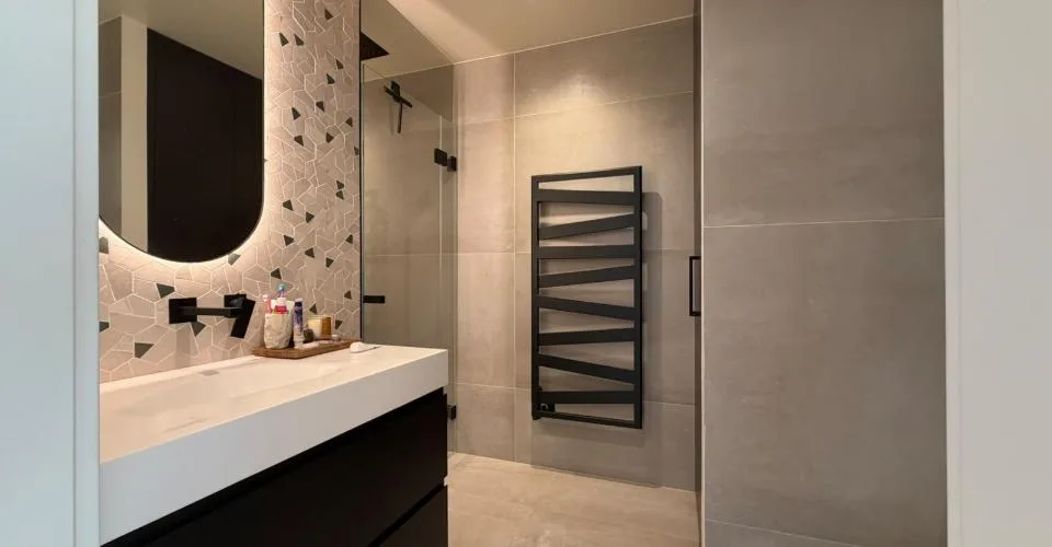 Élégant appartement rénové de 5.5 pièces avec piscine rooftop | Champel – Malagnou, Genève