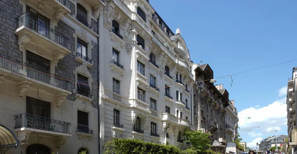 PLAINPALAIS - Rue Emile-Yung 6 - 160 m2