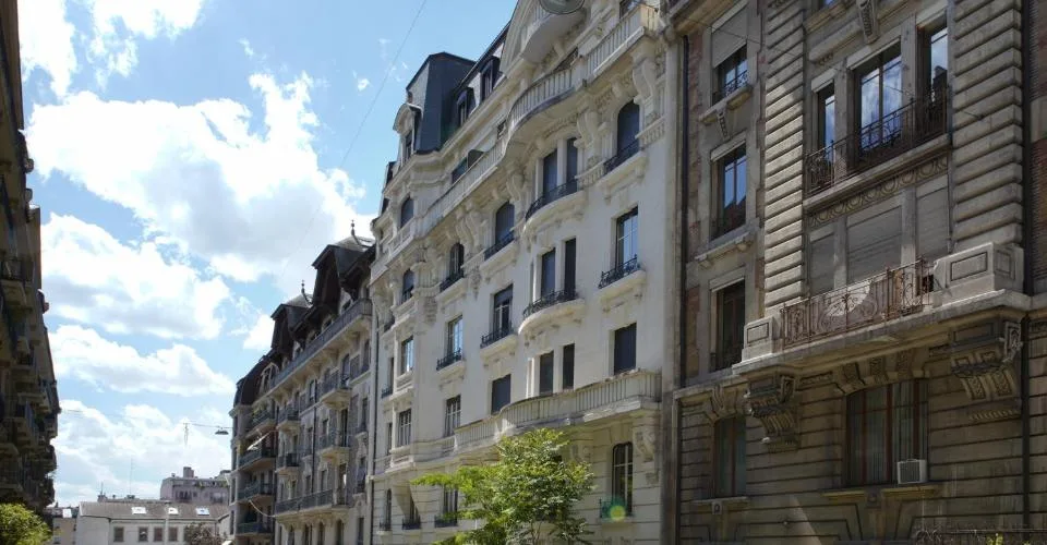 PLAINPALAIS - Rue Emile-Yung 6 - 160 m2