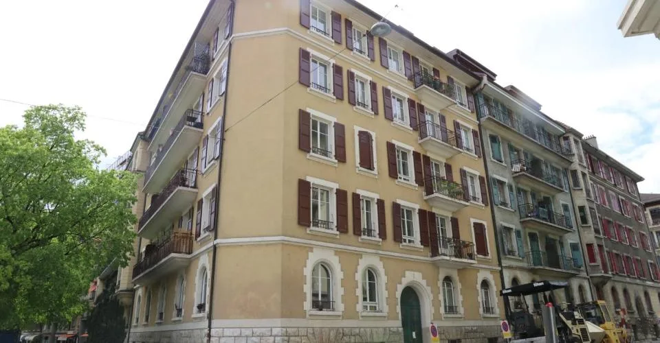 Loué avec services : https://www