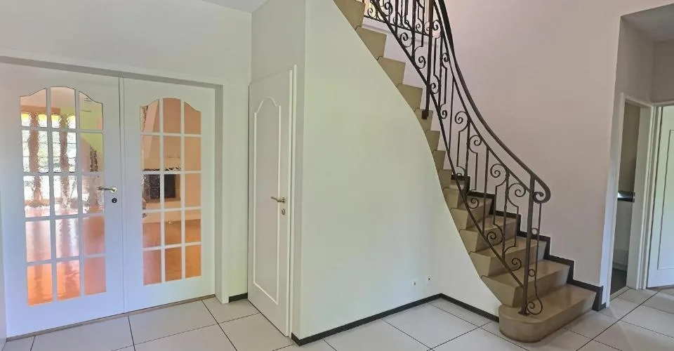 Magnifique villa familiale avec grand jardin à Thônex