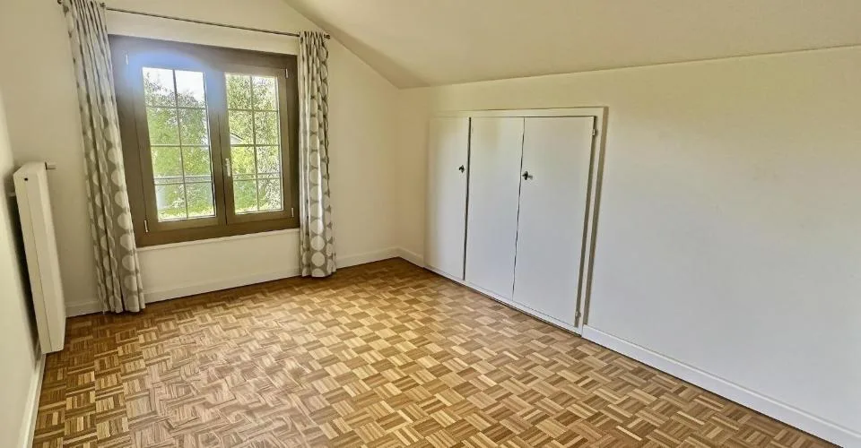 Magnifique villa familiale avec grand jardin à Thônex