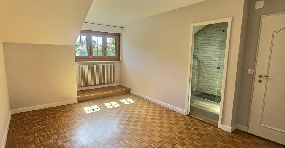 Magnifique villa familiale avec grand jardin à Thônex