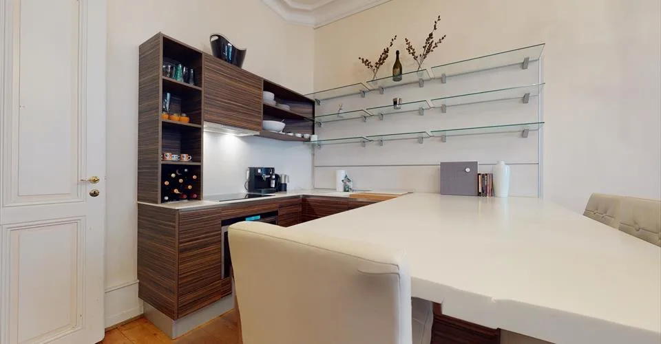 Magnifique appartement de deux chambres dans un immeuble de standing