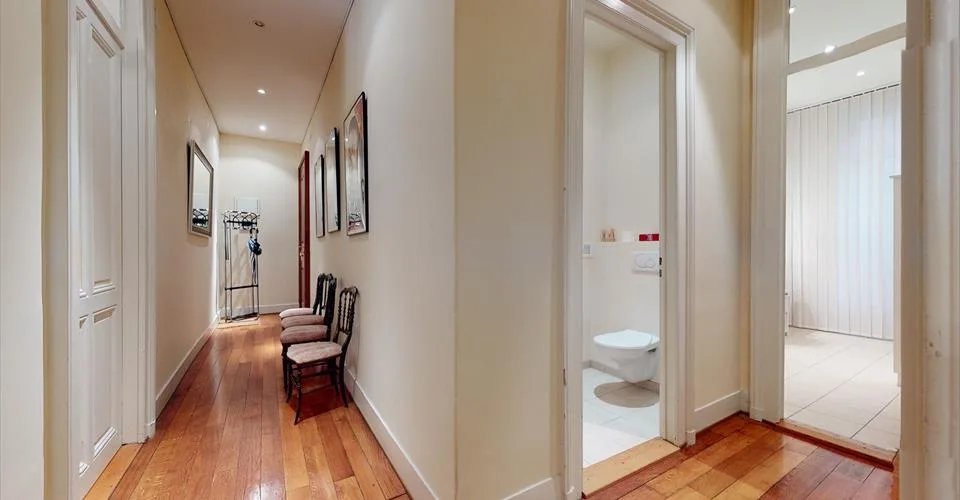 Magnifique appartement de deux chambres dans un immeuble de standing
