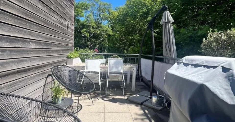 Moderne appartement à Versoix avec terrasse et jardin
