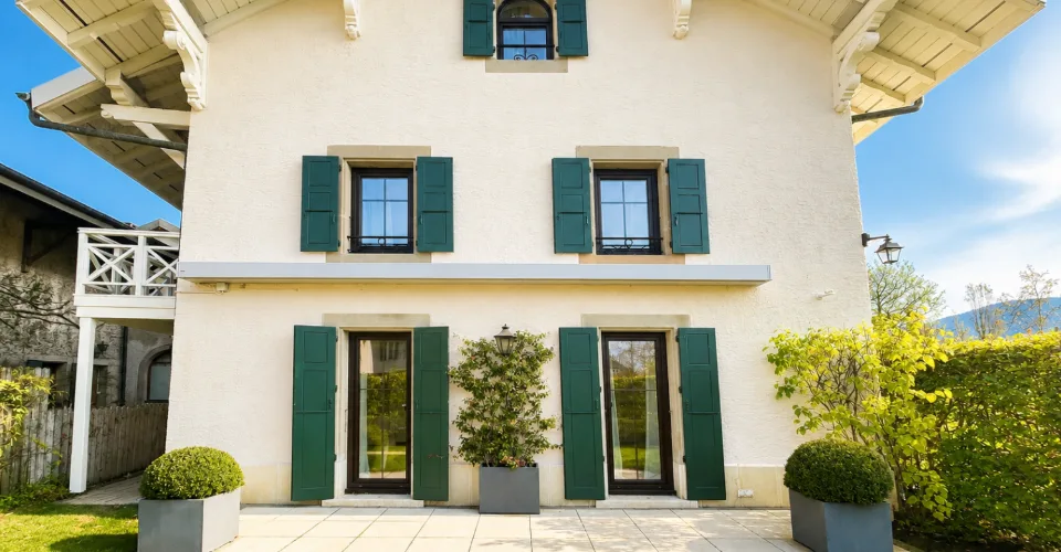 Maison de campagne sur la rive gauche