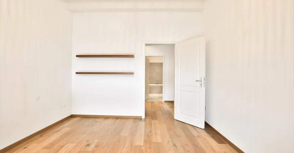 SUPERBE TRIPLEX AVEC JARDINET DE 6 PIECES
