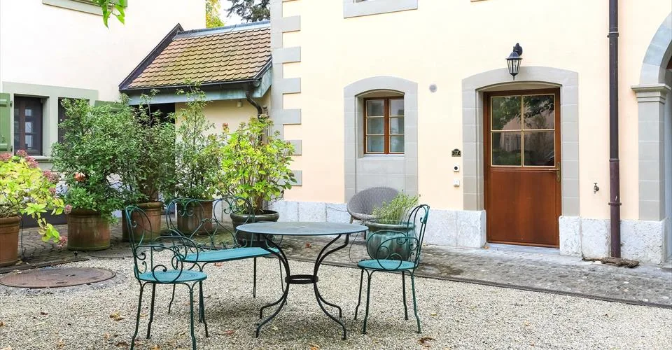SUPERBE TRIPLEX AVEC JARDINET DE 6 PIECES
