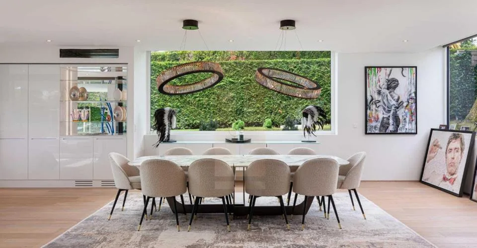 Magnifique villa contemporaine meublée pieds-dans-l'eau