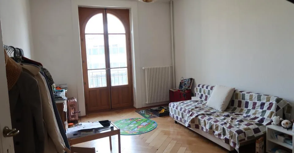 Joli appartement traversant proche des Organisations internationales