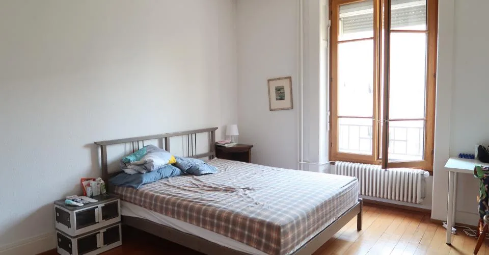 Joli appartement traversant proche des Organisations internationales