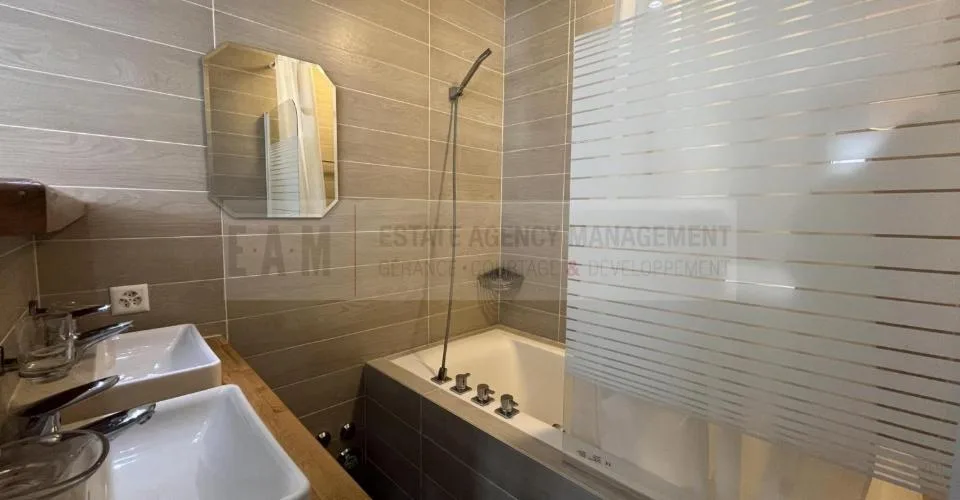 Fully furnished (or unfurnished) apartment close to everything