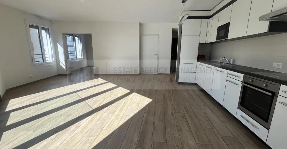 Fully furnished (or unfurnished) apartment close to everything