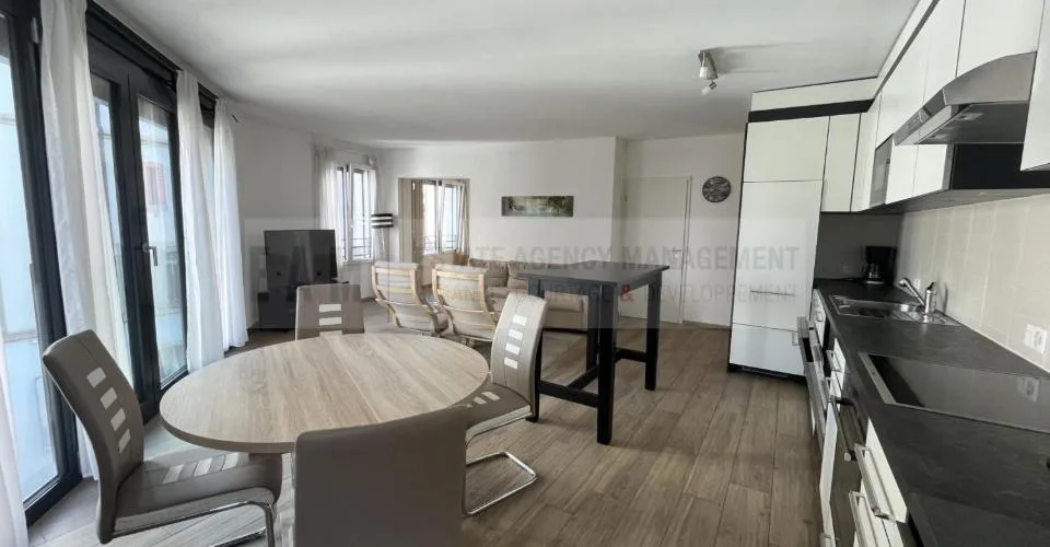 Fully furnished (or unfurnished) apartment close to everything