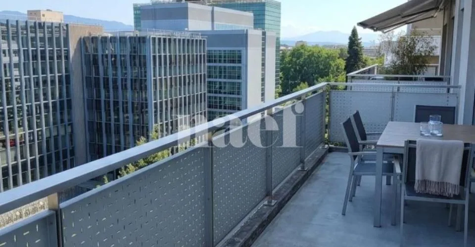 En attique appartement de 5 pièces au 5ème étage