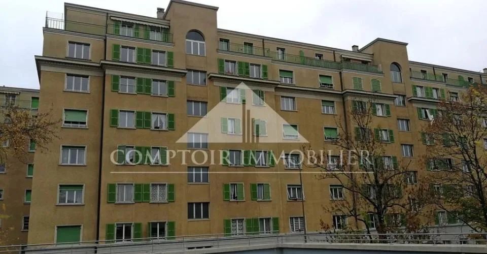 A louer, appartement de 3 pièces au 5ème étage