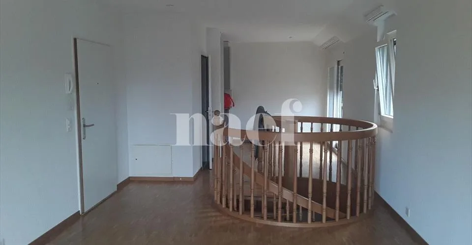 Appartement duplex de 6 pièces situé dans le quartier de Grand-Pré