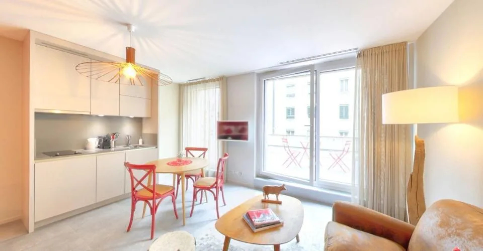 RÉSIDENCE MEUBLÉE "PETITE COUR" STUDIOS AVEC SERVICES HÔTELIER