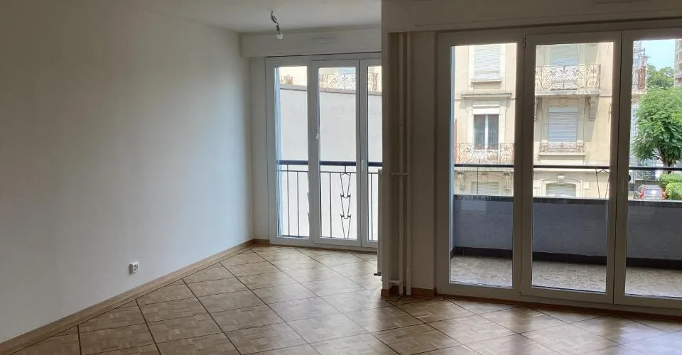 Très bel appartement situé dans le haut des Pâquis, entièrement