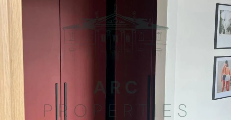 EAUX-VIVES - APPARTEMENT ENTIÈREMENT RÉNOVÉ