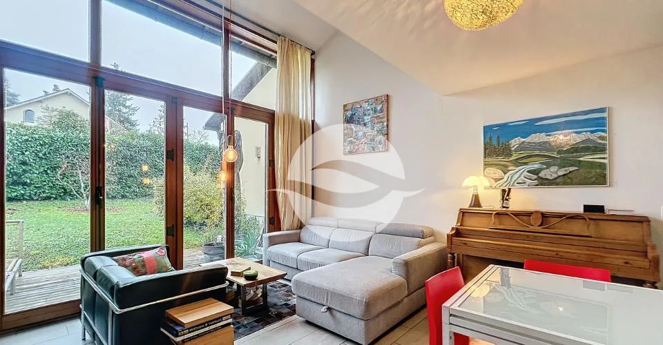 Charmante villa mitoyenne de 4.5 pièces, avec jardin arboré ! – Foto 2 von 8